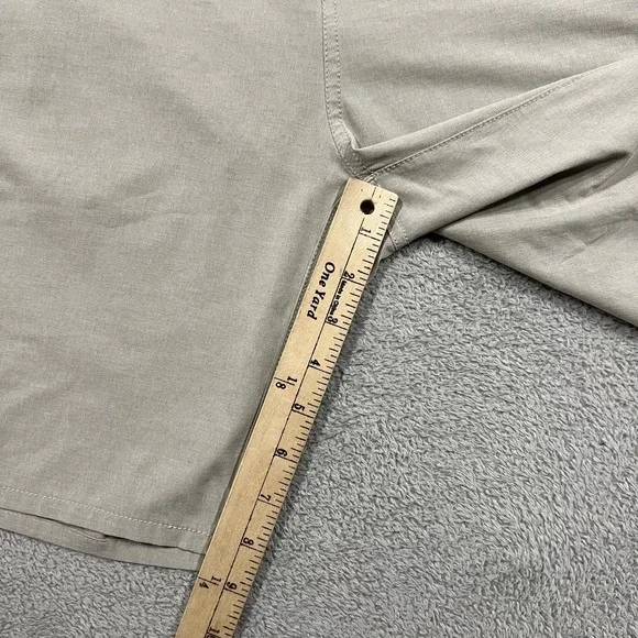 Vuori Aim Shorts Mens 38 Beige V368 Chino Golf Stretch Lightweight Performance - Picture 5 of 14